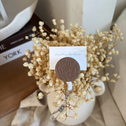 CHOCOLATE LACE | badge reel