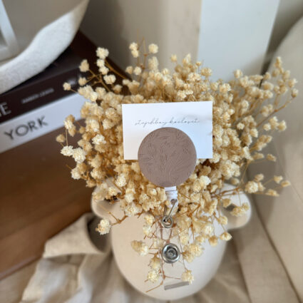 TAUPE FLORAL | badge reel
